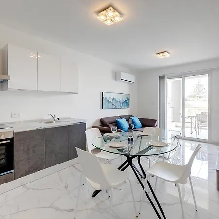 Lägenhet Deluxe 2br In St Julians *
