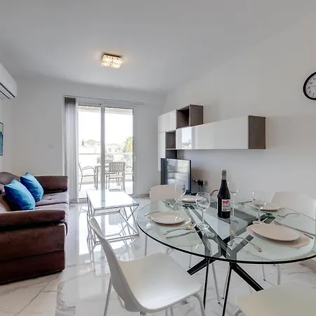 Lägenhet Deluxe 2br In St Julians St. Julian's